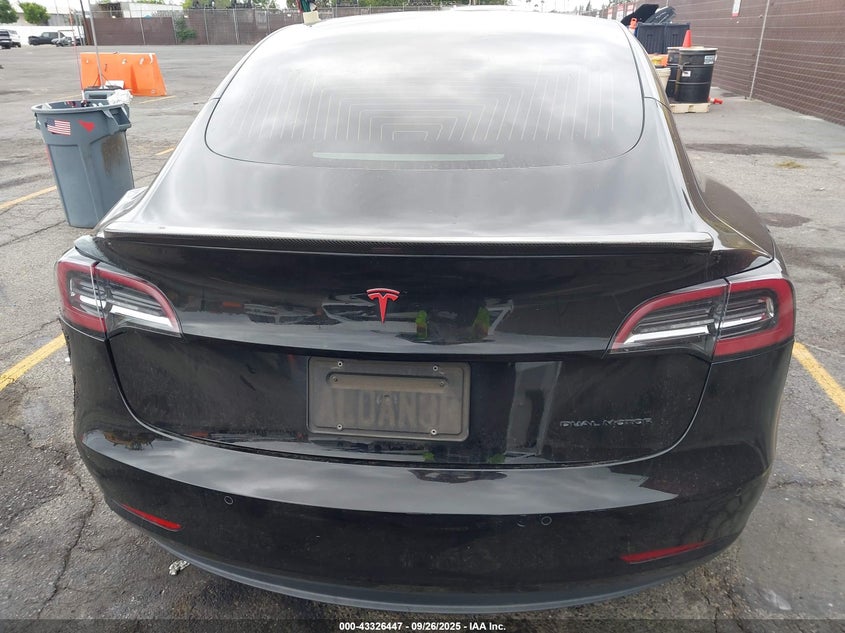 2019 Tesla Model 3 Long Range/Performance VIN: 5YJ3E1EB7KF432328 Lot: 43326447