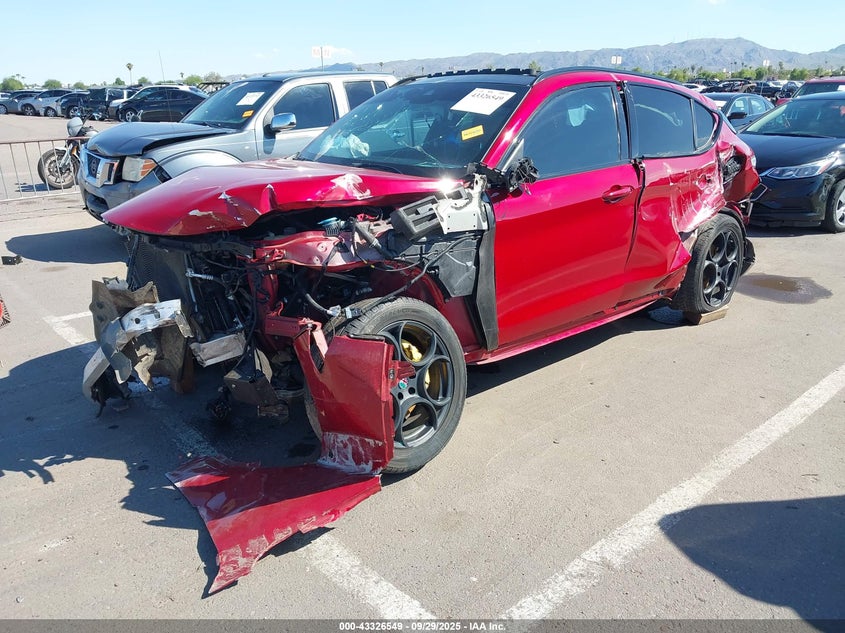 ZASFAKNN7J7B82691 2018 ALFA ROMEO STELVIO photo no. 2
