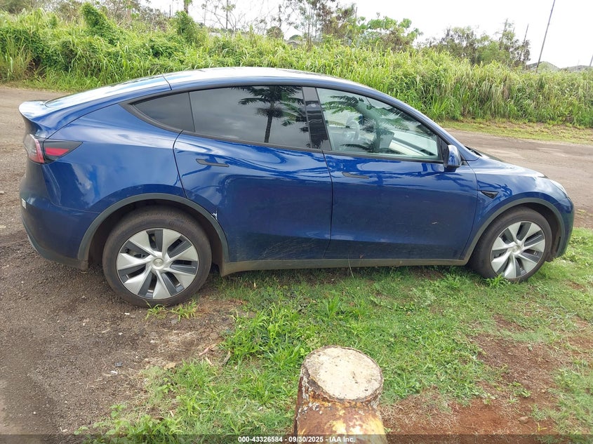 2023 Tesla Model Y Awd/Long Range Dual Motor All-Wheel Drive VIN: 7SAYGDEE2PF927932 Lot: 43326584