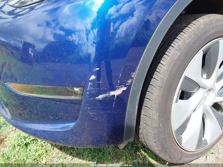 2023 Tesla Model Y Awd/Long Range Dual Motor All-Wheel Drive VIN: 7SAYGDEE2PF927932 Lot: 43326584