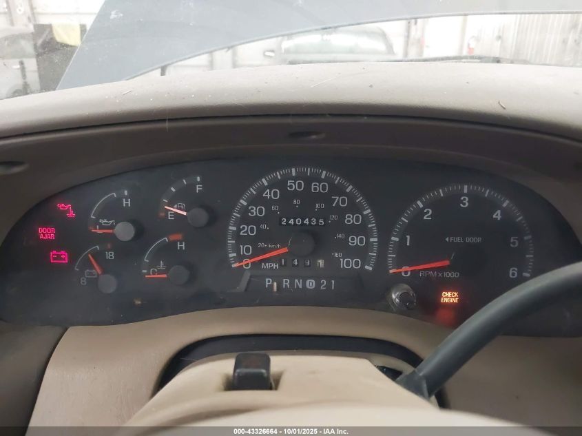 1998 Ford Expedition Eddie Bauer/Xlt VIN: 1FMPU18L4WLB30020 Lot: 43326664