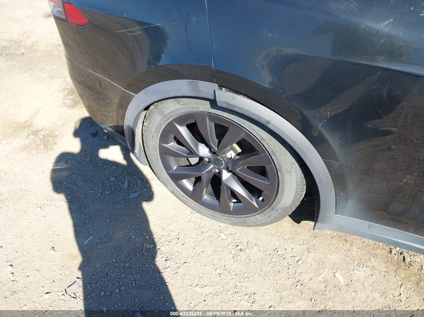 2017 Tesla Model X 100D/75D/90D VIN: 5YJXCDE24HF066149 Lot: 43326925