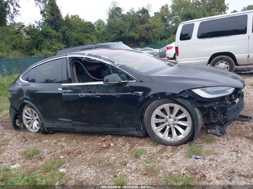 2017 Tesla Model X 100D/75D/90D VIN: 5YJXCAE22HF041135 Lot: 43326948