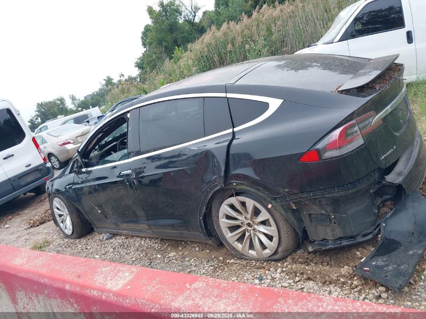 2017 Tesla Model X 100D/75D/90D VIN: 5YJXCAE22HF041135 Lot: 43326948