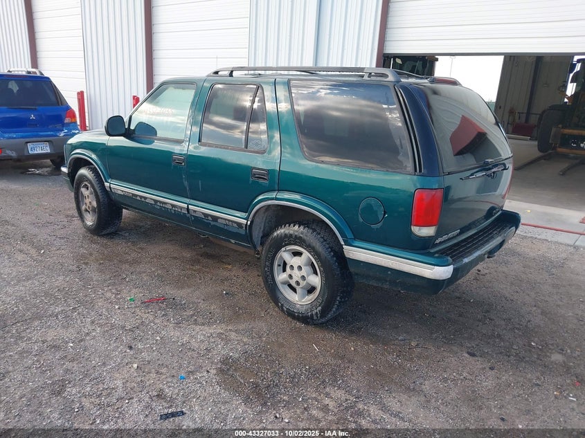 1996 Chevrolet Blazer green suv gasoline 1GNDT13W1T2261507 photo #4