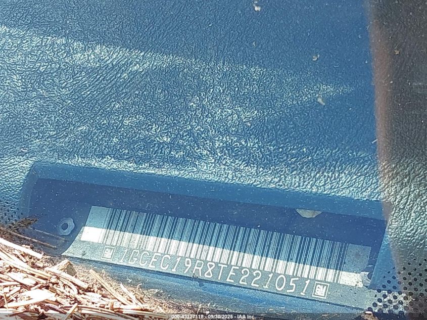 1996 Chevrolet Gmt-400 C1500 VIN: 1GCEC19R8TE221051 Lot: 43327118