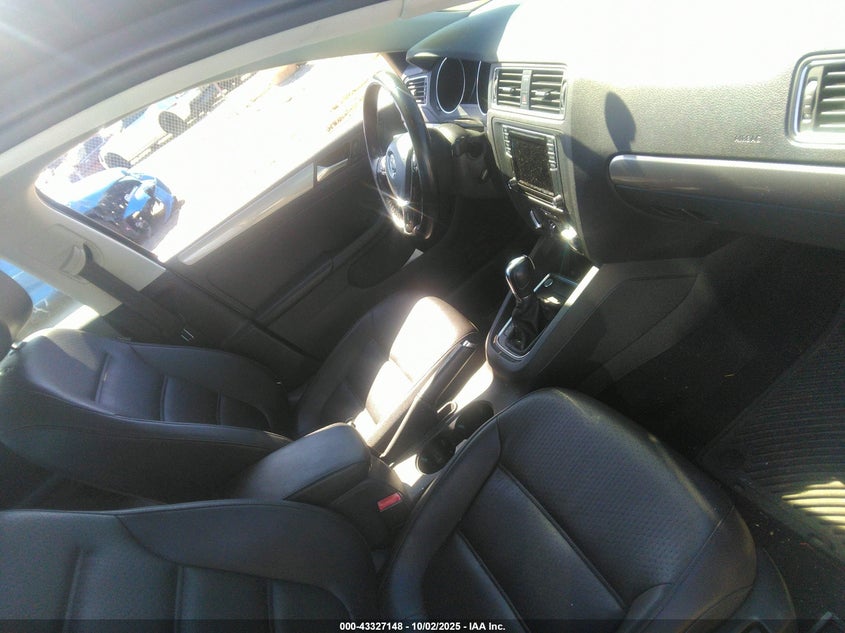 2017 VOLKSWAGEN JETTA 1.4T SE 3VWDB7AJ3HM366472