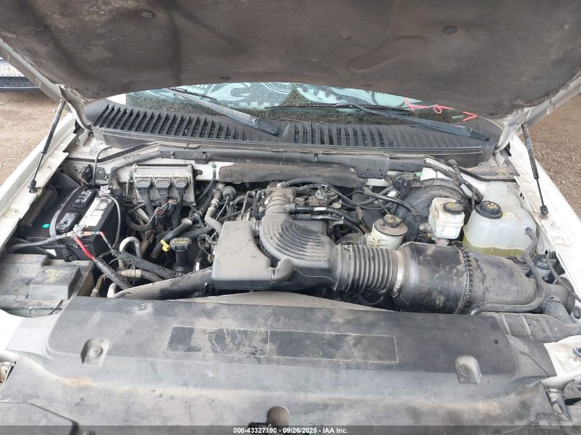 2004 Ford Expedition Nbx/Xlt VIN: 1FMPU16L74LB32800 Lot: 43327190