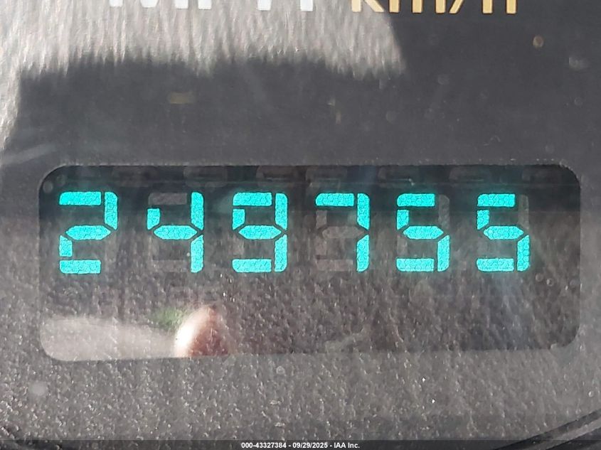 2000 Jeep Grand Cherokee Limited VIN: 1J4GW58N5YC137157 Lot: 43327384