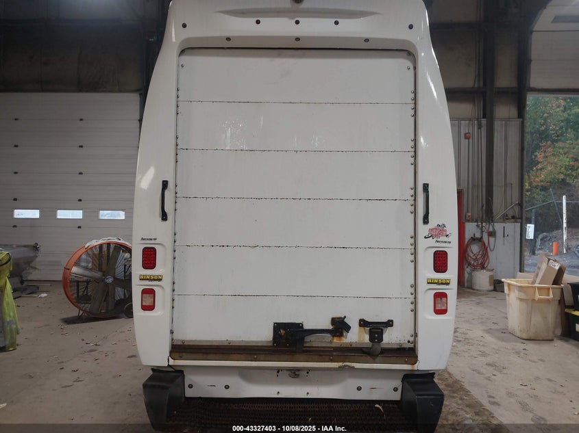 2009 Chevrolet Express Cutaway Work Van VIN: 1GBJG31K791181174 Lot: 43327403