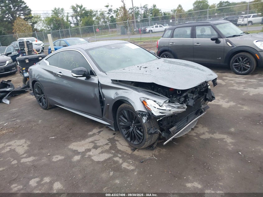 INFINITI Q60 LUXE AWD