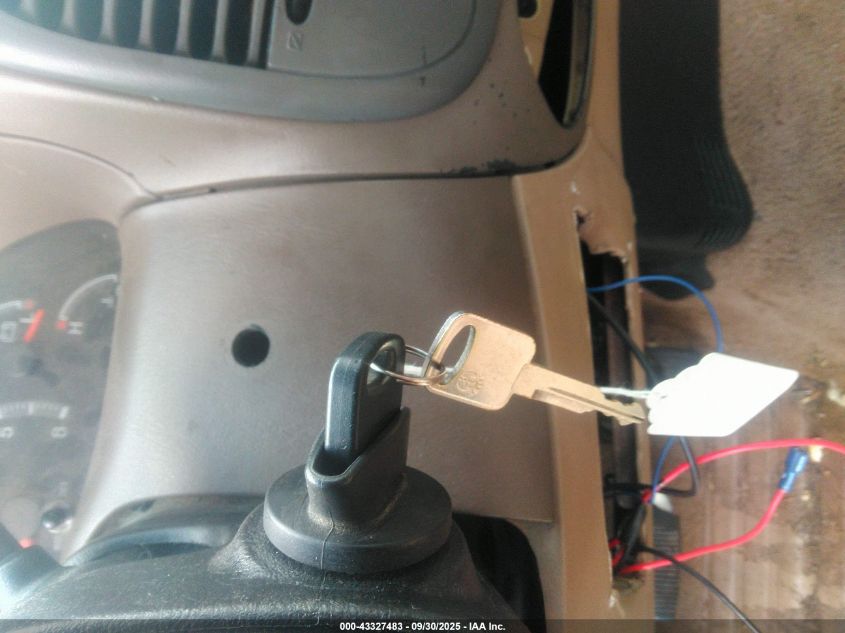 1999 Ford F-250 Lariat/Work Series/Xl/Xlt VIN: 1FTPX28L5XNA76492 Lot: 43327483