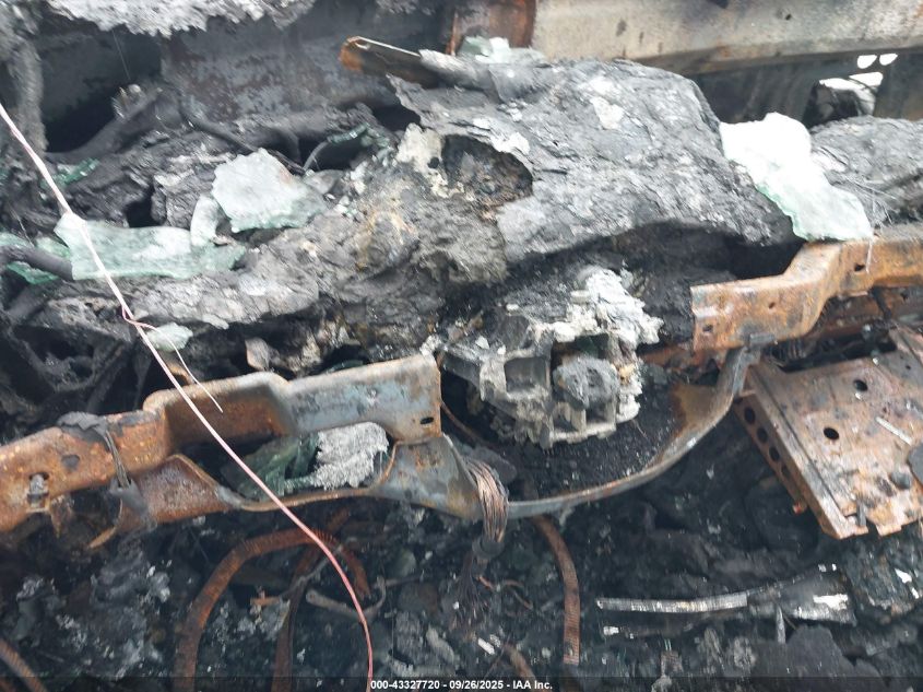 1998 Mercury Grand Marquis VIN: 2MEFM74W0WX640806 Lot: 43327720