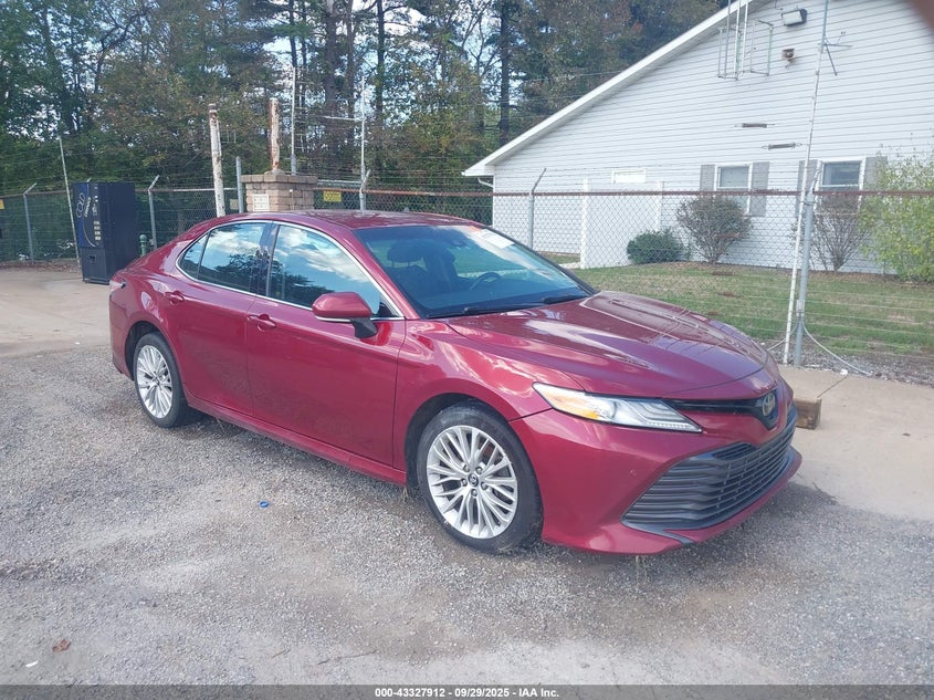 2018 TOYOTA CAMRY XLE - 4T1B11HK3JU576799