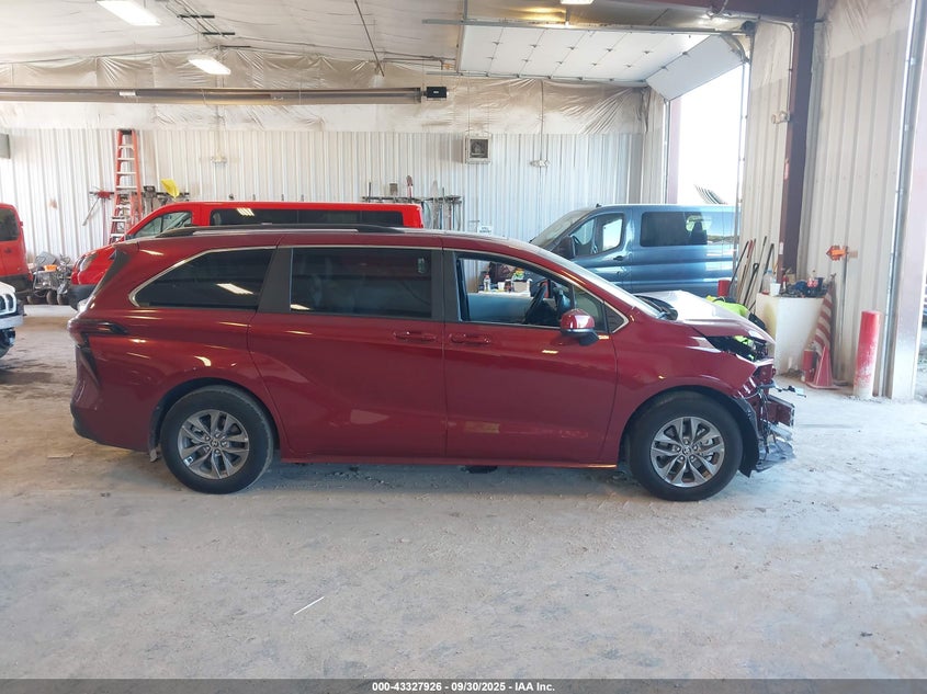 2025 TOYOTA SIENNA LE - 5TDBSKFC9SS211178