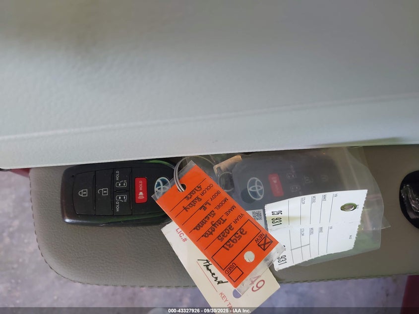 2025 TOYOTA SIENNA LE - 5TDBSKFC9SS211178