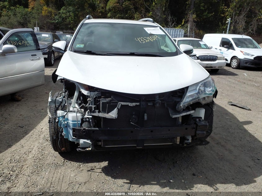 2015 TOYOTA RAV4 XLE - JTMRFREV5FD116536