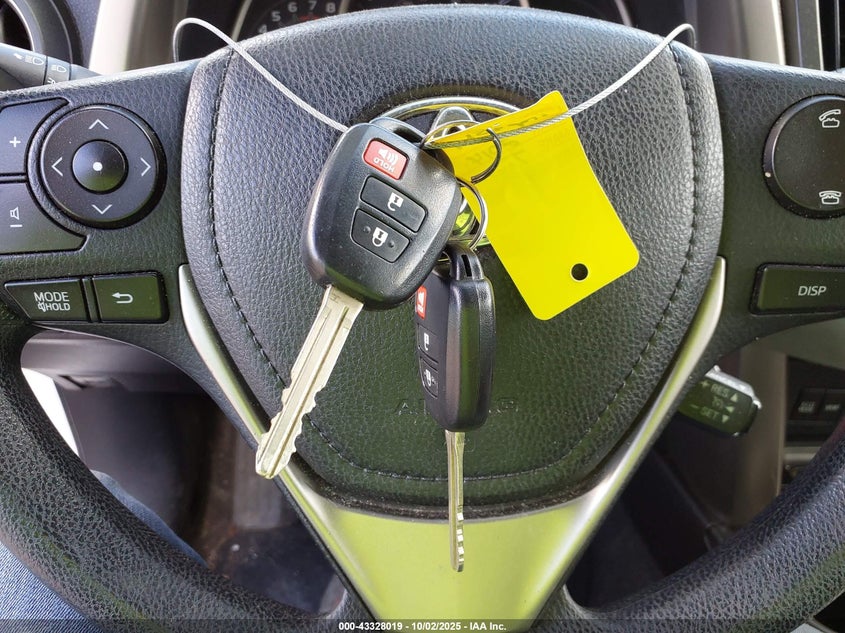 2015 TOYOTA RAV4 XLE - JTMRFREV5FD116536