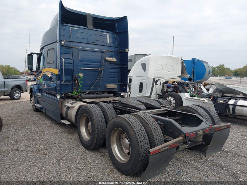 4V4NC9EH3HN980293 2017 VOLVO  photo no. 3
