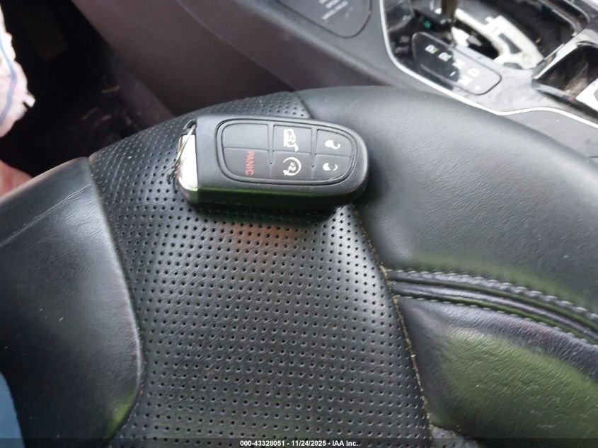 2019 Jeep Cherokee Limited 4X4 VIN: 1C4PJMDX2KD218219 Lot: 43328051