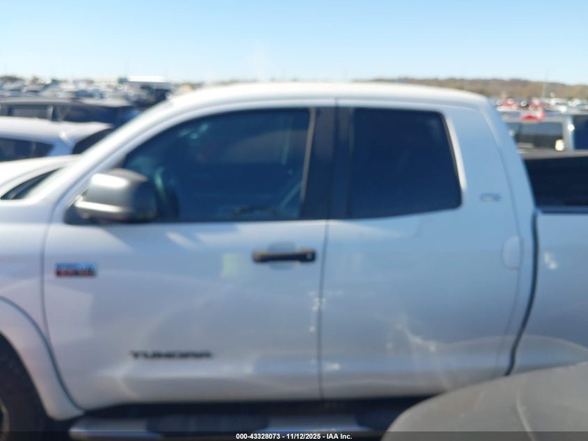 2015 Toyota Tundra Sr5 5.7L V8 VIN: 5TFRY5F19FX174856 Lot: 43328073