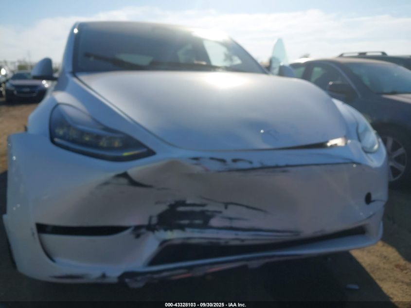 2023 Tesla Model Y Awd/Long Range Dual Motor All-Wheel Drive VIN: 7SAYGDEE7PA139211 Lot: 43328103