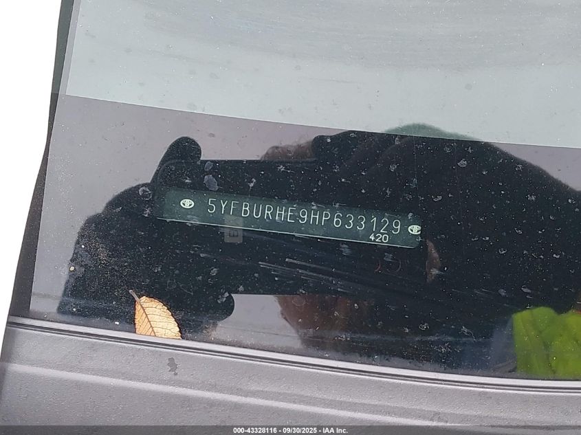 2017 Toyota Corolla Se VIN: 5YFBURHE9HP633129 Lot: 43328116