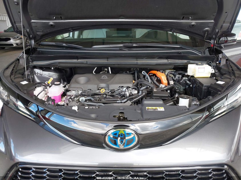 2025 TOYOTA SIENNA XSE - 5TDXSKFC4SS206251