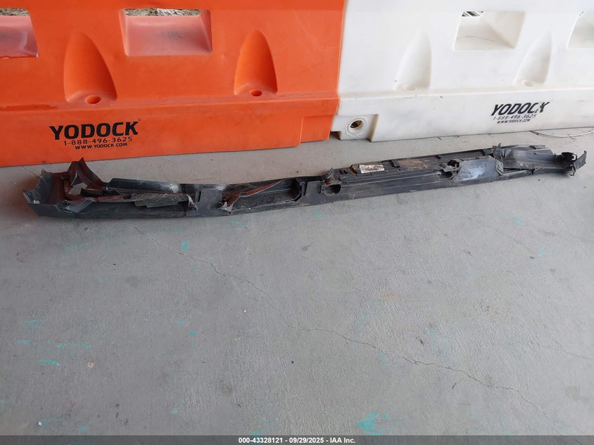 2025 TOYOTA SIENNA XSE - 5TDXSKFC4SS206251