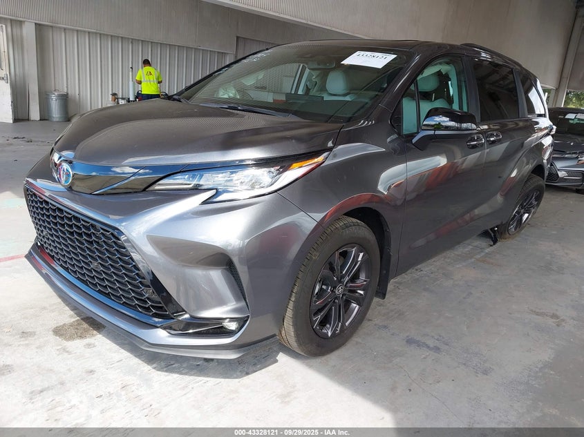 2025 TOYOTA SIENNA XSE - 5TDXSKFC4SS206251