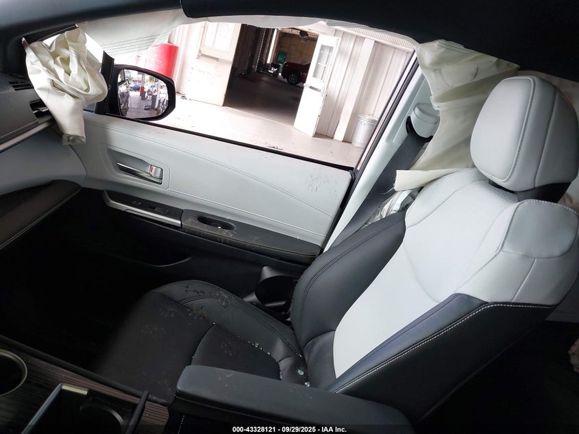 2025 TOYOTA SIENNA XSE - 5TDXSKFC4SS206251