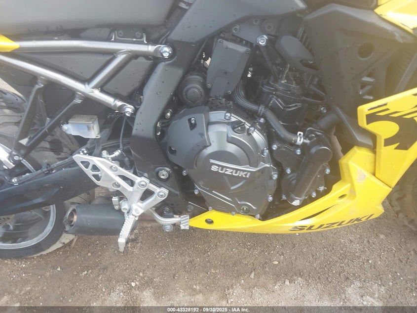 2024 Suzuki Gsx800 F VIN: JS1EM13B1R7103858 Lot: 43328192