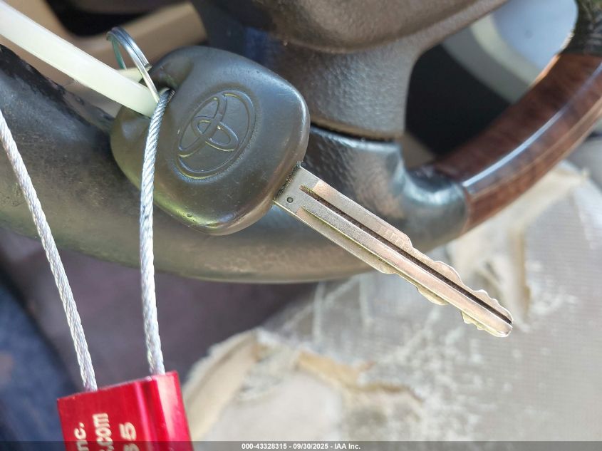 2010 Toyota Sequoia Platinum 5.7L V8 VIN: 5TDYY5G10AS030699 Lot: 43328315