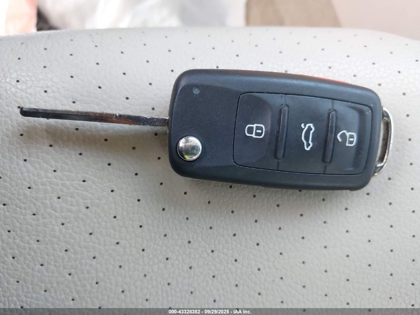 2014 Volkswagen Passat 2.0L Tdi Se VIN: 1VWBN7A38EC027686 Lot: 43328382