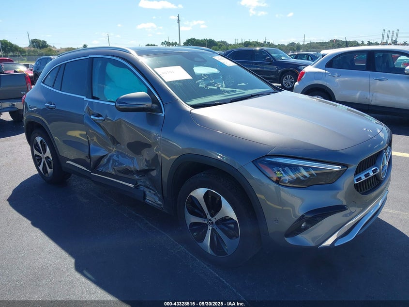 MERCEDES-BENZ GLA-CLASS 4MATIC