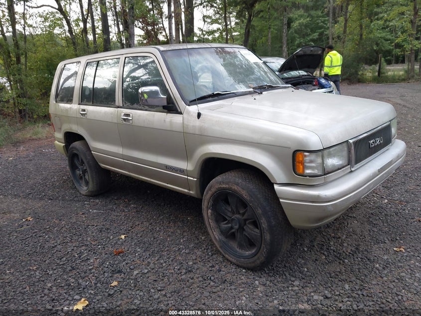 1ACDH58VXR7908045 1999 Isuzu Trooper auction photo 1