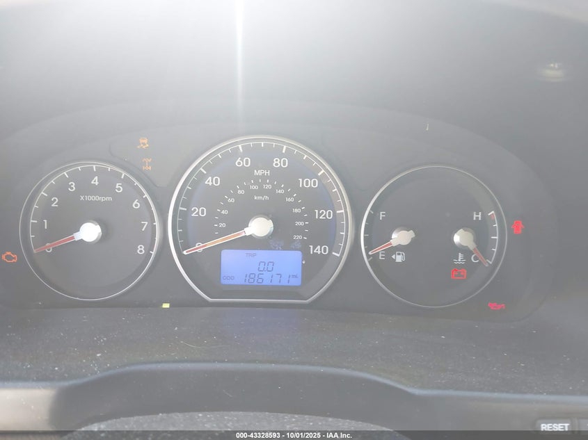 2011 Hyundai Santa Fe Limited V6 VIN: 5XYZKDAGABG082156 Lot: 43328593