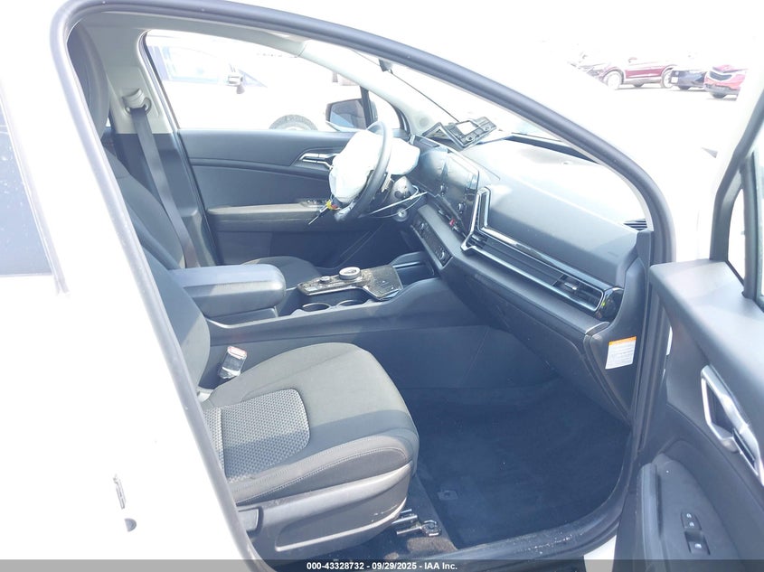 KNDPUCAG4P7058291 2023 KIA SPORTAGE photo no. 5