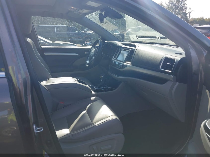 2017 TOYOTA HIGHLANDER XLE - 5TDJZRFH8HS361481