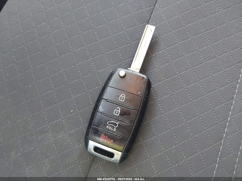 2019 Kia Sorento 2.4L L VIN: 5XYPG4A30KG610696 Lot: 43328782