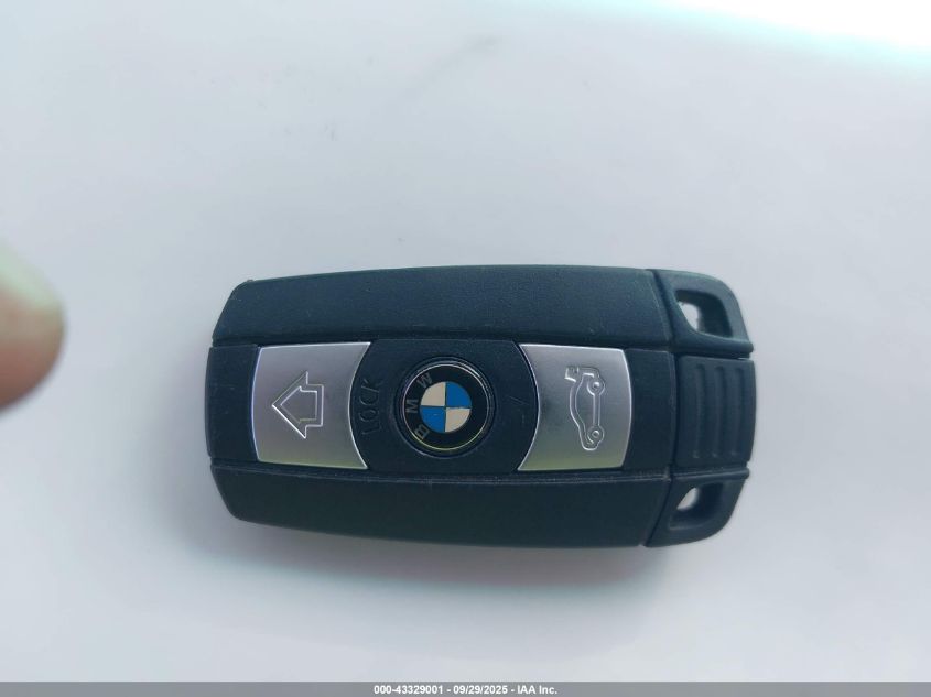 2006 BMW 325I VIN: WBAVB17586NK39571 Lot: 43329001