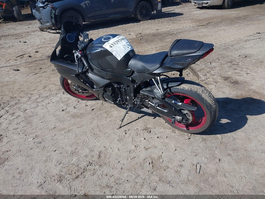VIN JS1GN7FA7H2100602 2017 SUZUKI GSX-R600