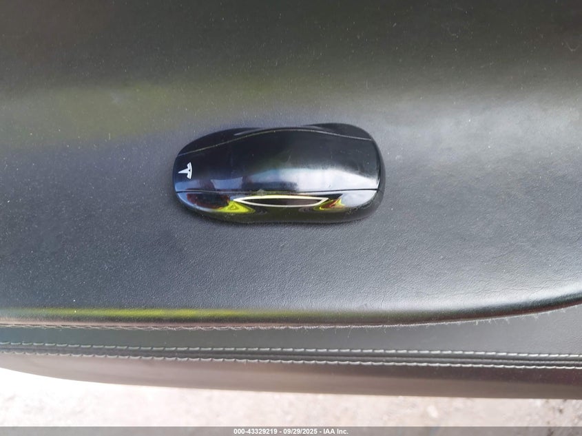 2016 Tesla Model S 60D/70D/75D/85D/90D VIN: 5YJSA1E29GF160993 Lot: 43329219