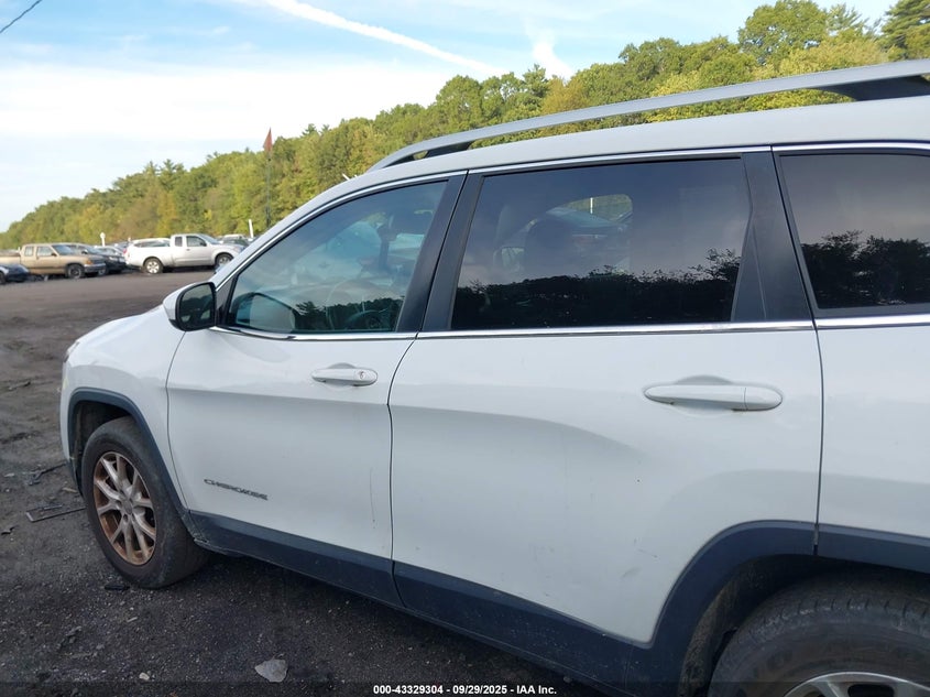 2016 Jeep Cherokee Latitude VIN: 1C4PJMCB2GW268779 Lot: 43329304
