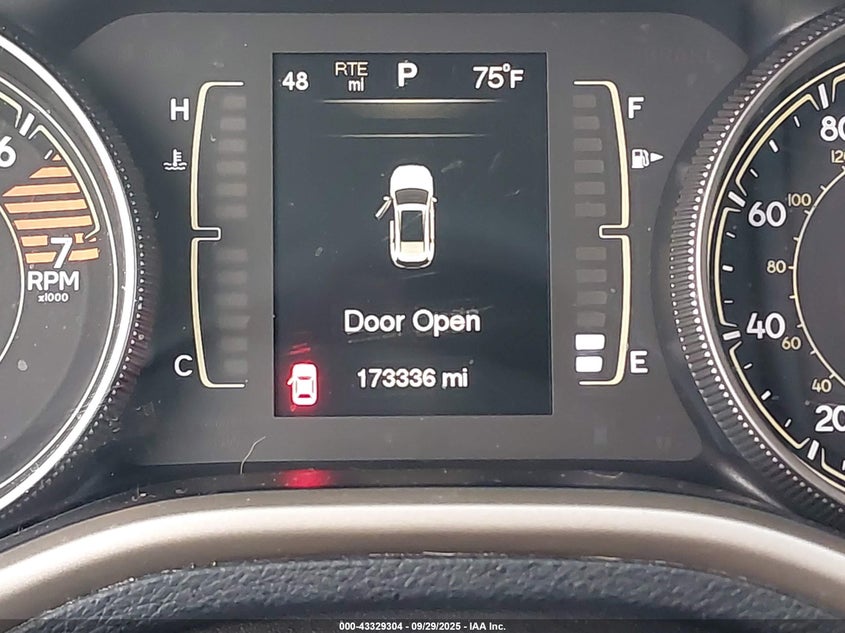 2016 Jeep Cherokee Latitude VIN: 1C4PJMCB2GW268779 Lot: 43329304