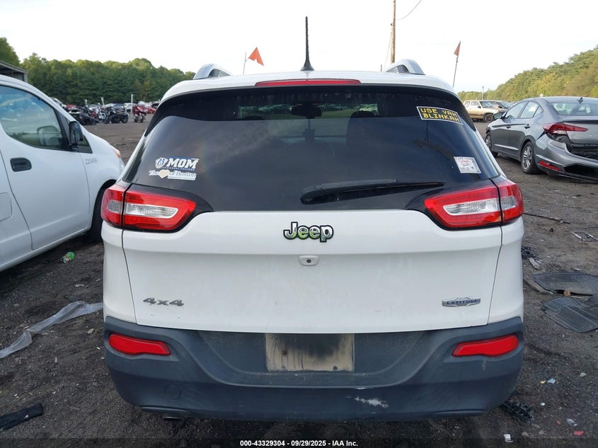 2016 Jeep Cherokee Latitude VIN: 1C4PJMCB2GW268779 Lot: 43329304