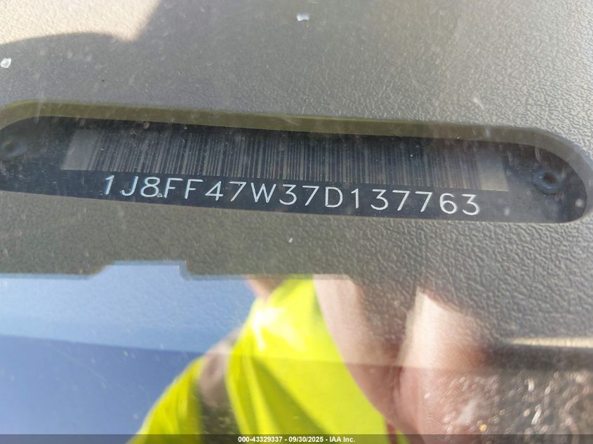 2007 Jeep Compass Sport VIN: 1J8FF47W37D137763 Lot: 43329337