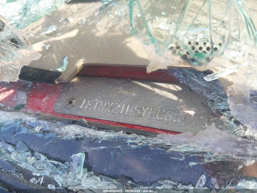 2000 Ford F-250 Lariat/Xl/Xlt VIN: 1FTNX21L5YEC65470 Lot: 43329378