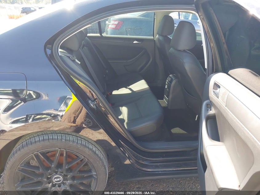 2011 Volkswagen Jetta 2.5L Se VIN: 3VWDX7AJ7BM302590 Lot: 43329466