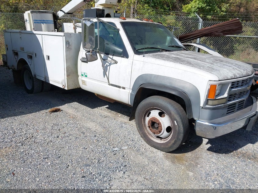 1GBKC34J0YF493308 2000 Chevrolet C3500 Hd Chassis auction photo 1